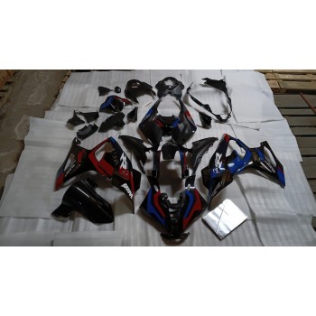 25-26 BMW S1000RR DESIGN 40